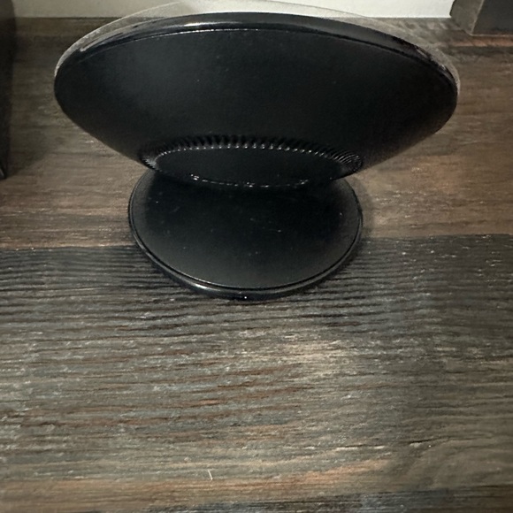 Samsung Wireless Charger - Picture 6 of 6
